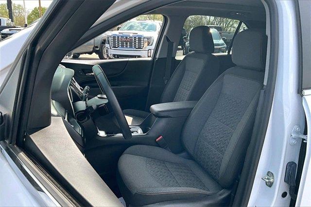 2022 Chevrolet Equinox Vehicle Photo in TOPEKA, KS 66609-0000