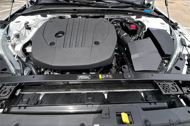 2025 Volvo V60 Cross Country Vehicle Photo in Houston, TX 77007