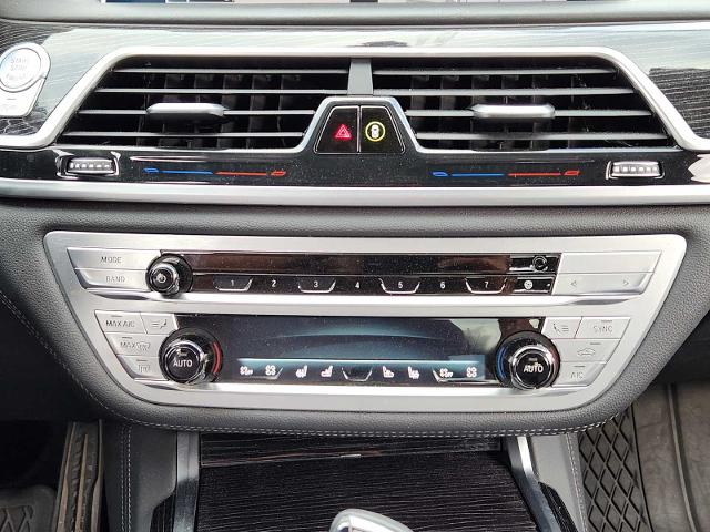 2022 BMW 740i xDrive Vehicle Photo in PLANO, TX 75024
