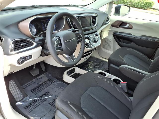 2022 Chrysler Voyager Vehicle Photo in Tampa, FL 33612