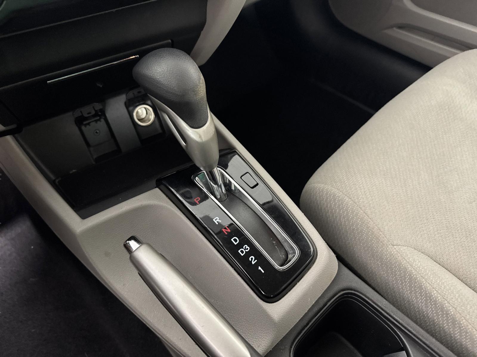 2013 Honda Civic Sdn Vehicle Photo in GEORGETOWN, TX 78626-7508