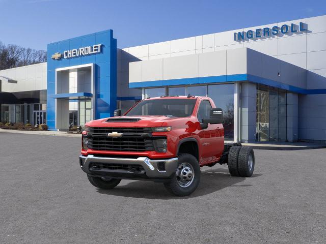 2025 Chevrolet Silverado 3500 HD Chassis Cab Vehicle Photo in DANBURY, CT 06810-5034