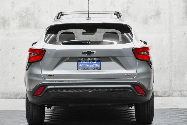 2025 Chevrolet Trax Vehicle Photo in EVERETT, WA 98203-5662