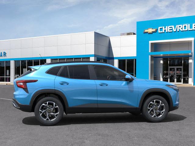 2025 Chevrolet Trax Vehicle Photo in MOON TOWNSHIP, PA 15108-2571