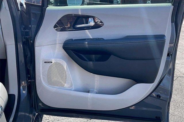 2022 Chrysler Pacifica Vehicle Photo in INDEPENDENCE, MO 64055-1314