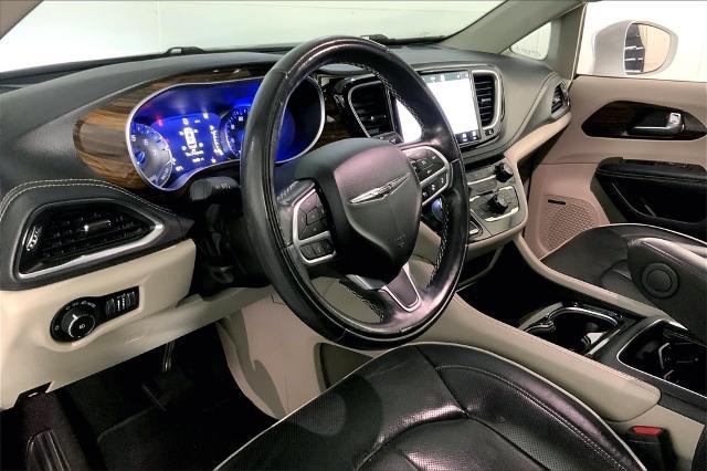 2022 Chrysler Pacifica Vehicle Photo in Kansas City, MO 64114