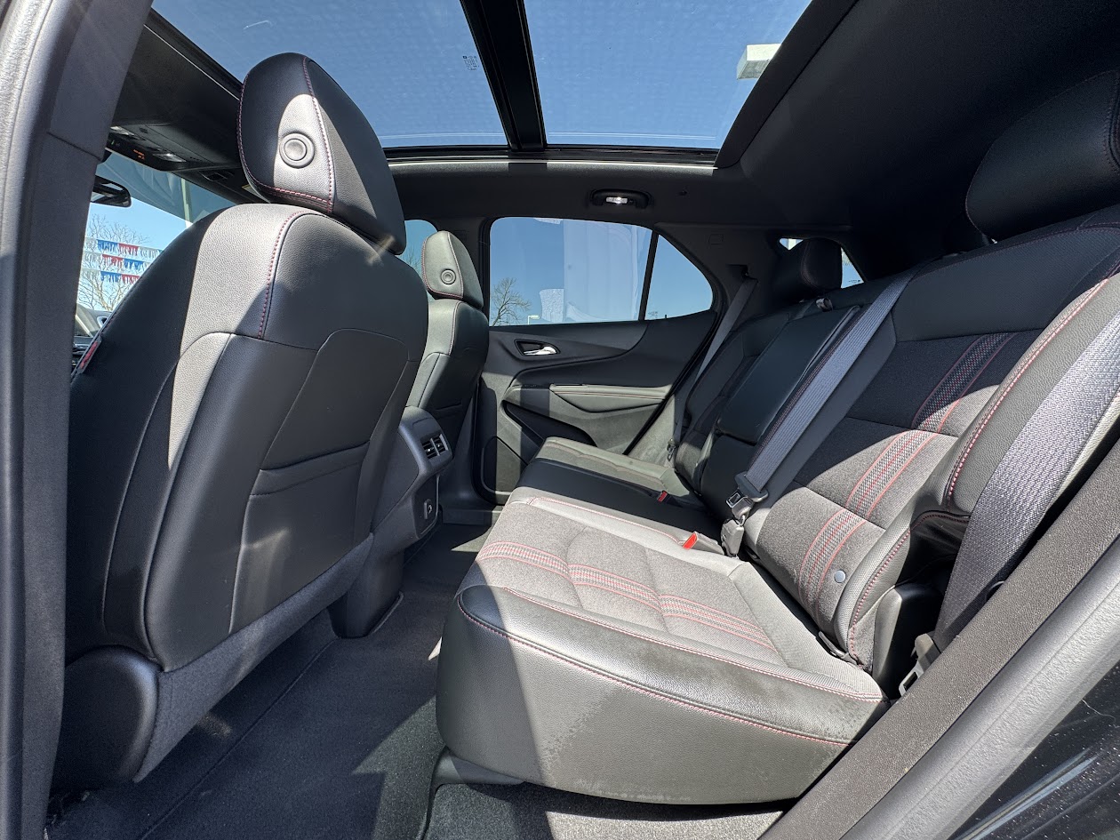 2024 Chevrolet Equinox Vehicle Photo in BOONVILLE, IN 47601-9633