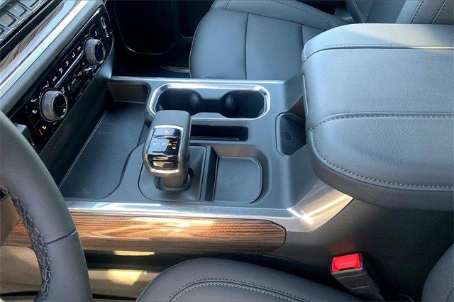 2025 Chevrolet Silverado 1500 Vehicle Photo in KANSAS CITY, MO 64114-4502