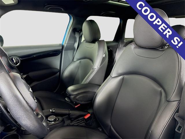 2015 MINI Cooper S Hardtop 4 Door Vehicle Photo in Puyallup, WA 98371