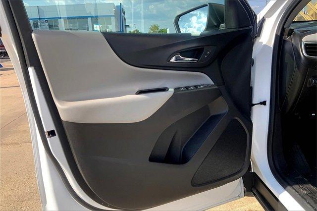 2022 Chevrolet Equinox Vehicle Photo in TOPEKA, KS 66609-0000