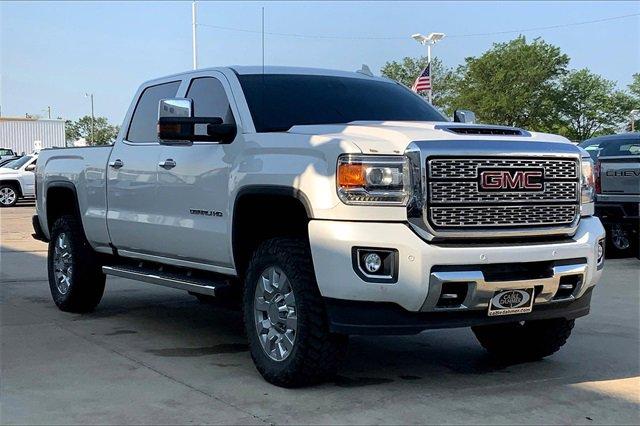 2019 GMC Sierra 2500 HD Vehicle Photo in TOPEKA, KS 66609-0000