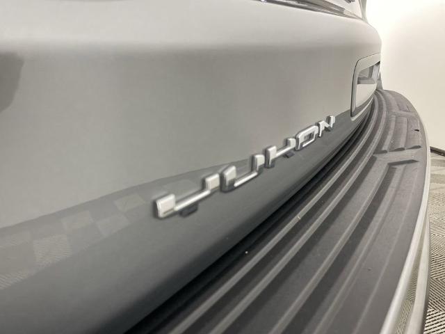 2024 GMC Yukon XL Vehicle Photo in GILBERT, AZ 85297-0402
