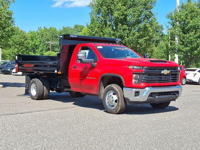 2025 Chevrolet Silverado 3500 HD Chassis Cab Vehicle Photo in DANBURY, CT 06810-5034