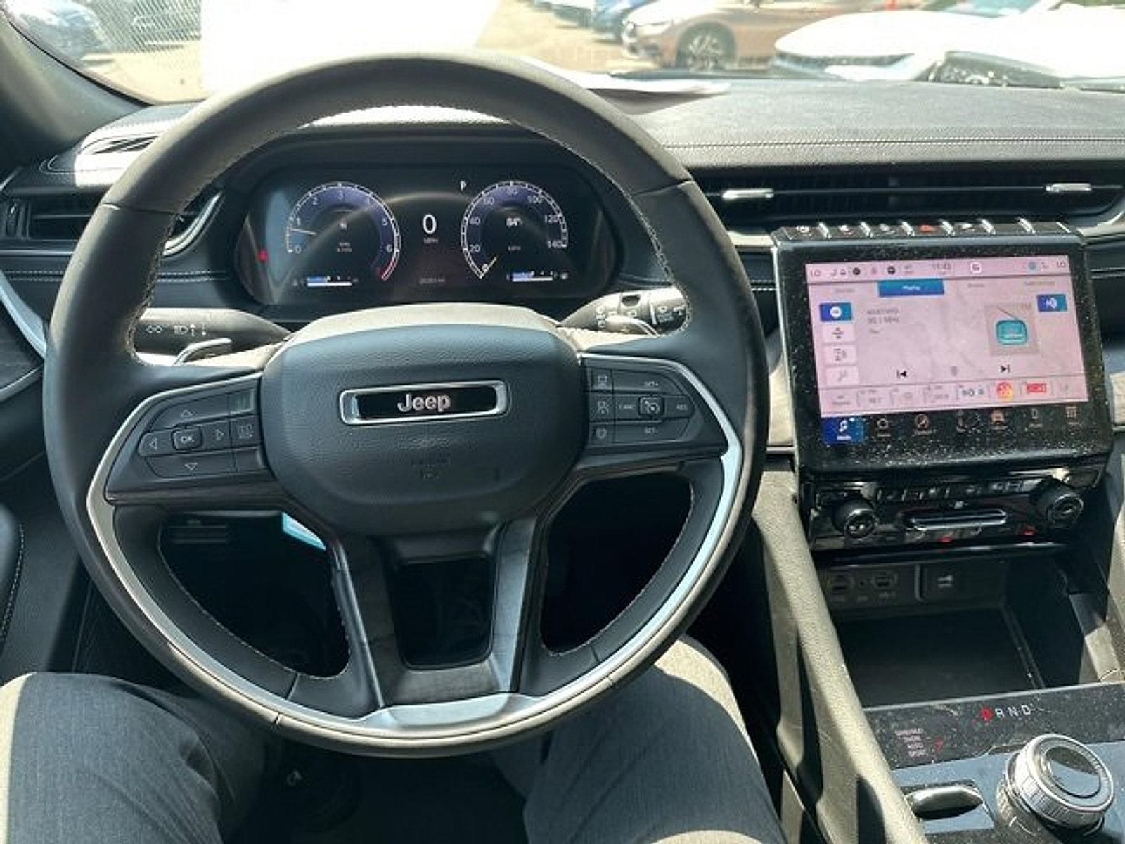 2024 Jeep Grand Cherokee L Vehicle Photo in Willow Grove, PA 19090