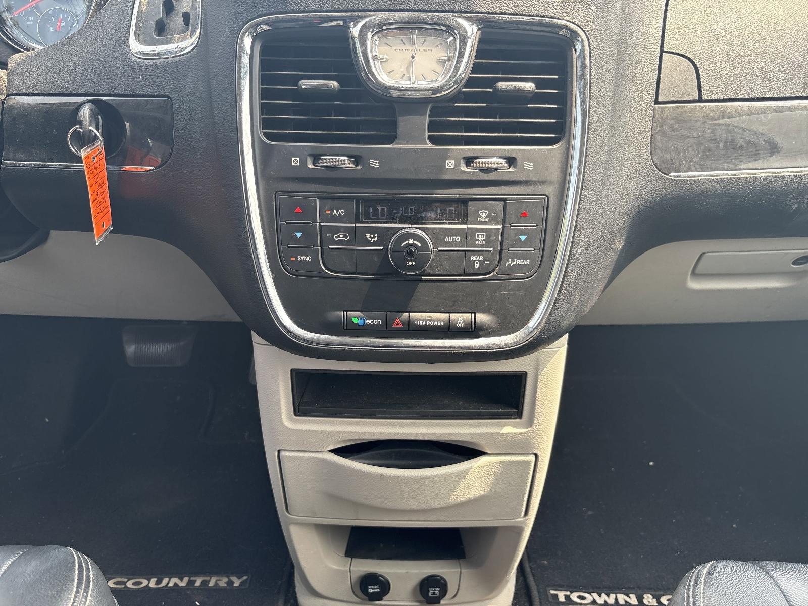 2014 Chrysler Town & Country Vehicle Photo in Mechanicsburg, PA 17050-1707
