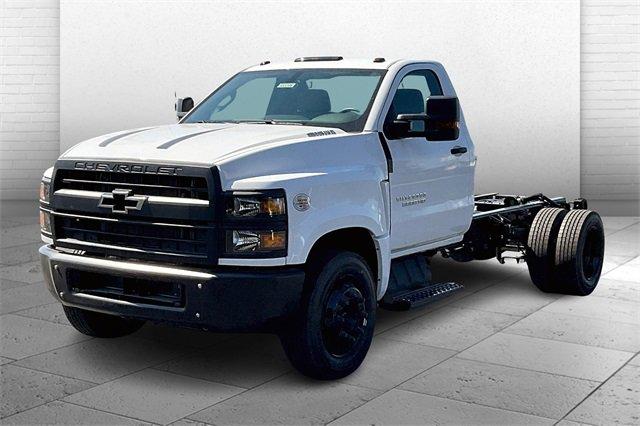 2024 Chevrolet Silverado 5500 HD Vehicle Photo in INDEPENDENCE, MO 64055-1314