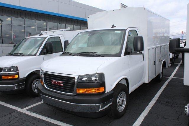 2024 GMC Savana Cutaway 3500 Vehicle Photo in SAINT CLAIRSVILLE, OH 43950-8512
