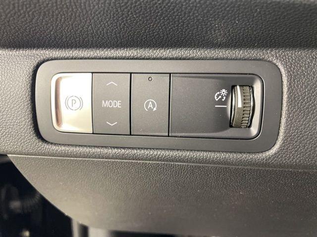 2025 Chevrolet Traverse Vehicle Photo in PHOENIX, AZ 85014-3381