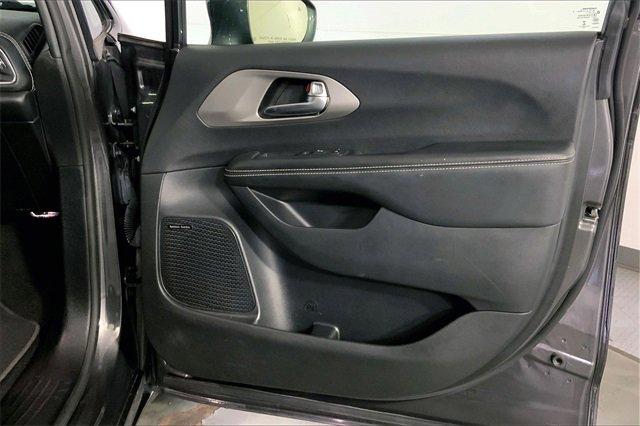 2022 Chrysler Pacifica Vehicle Photo in INDEPENDENCE, MO 64055-1314