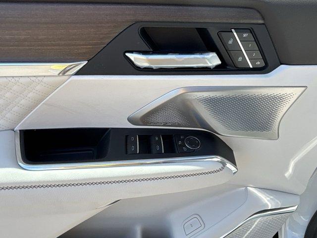 2025 GMC Acadia Vehicle Photo in ALBERTVILLE, AL 35950-0246