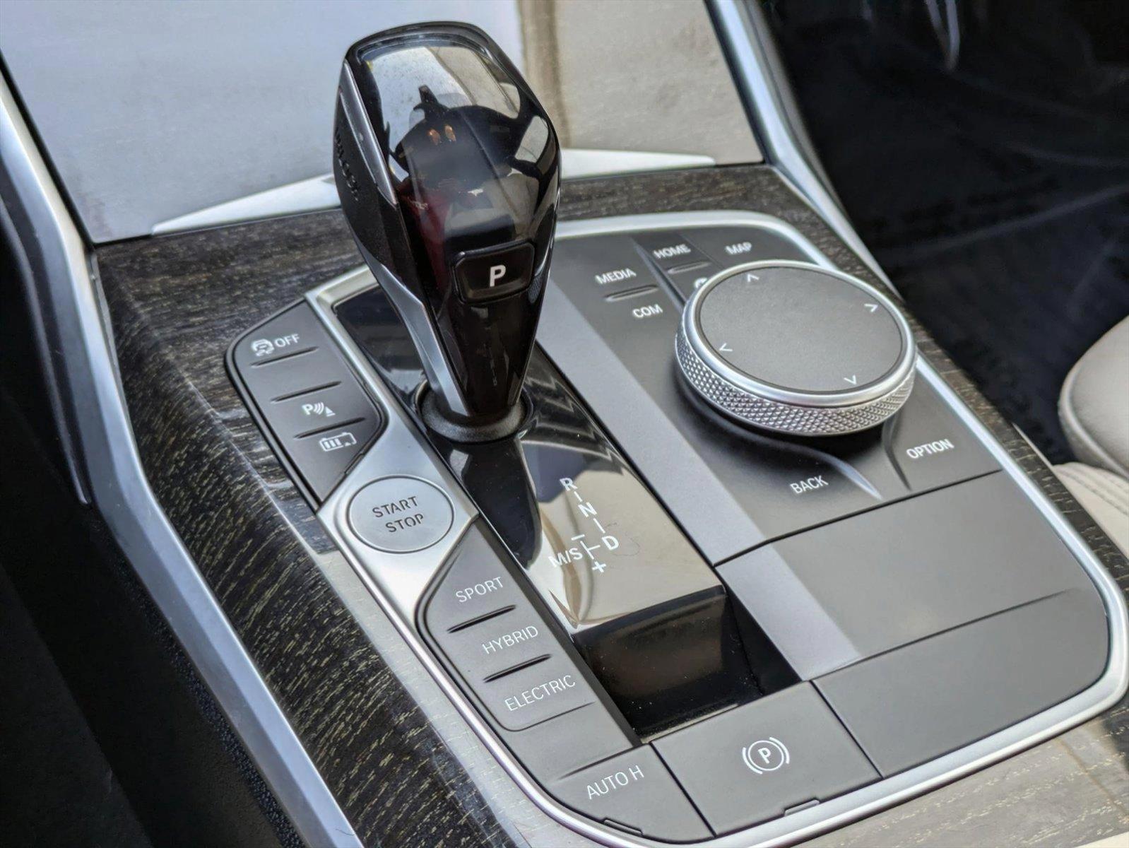 2021 BMW 330e xDrive Vehicle Photo in Tampa, FL 33614