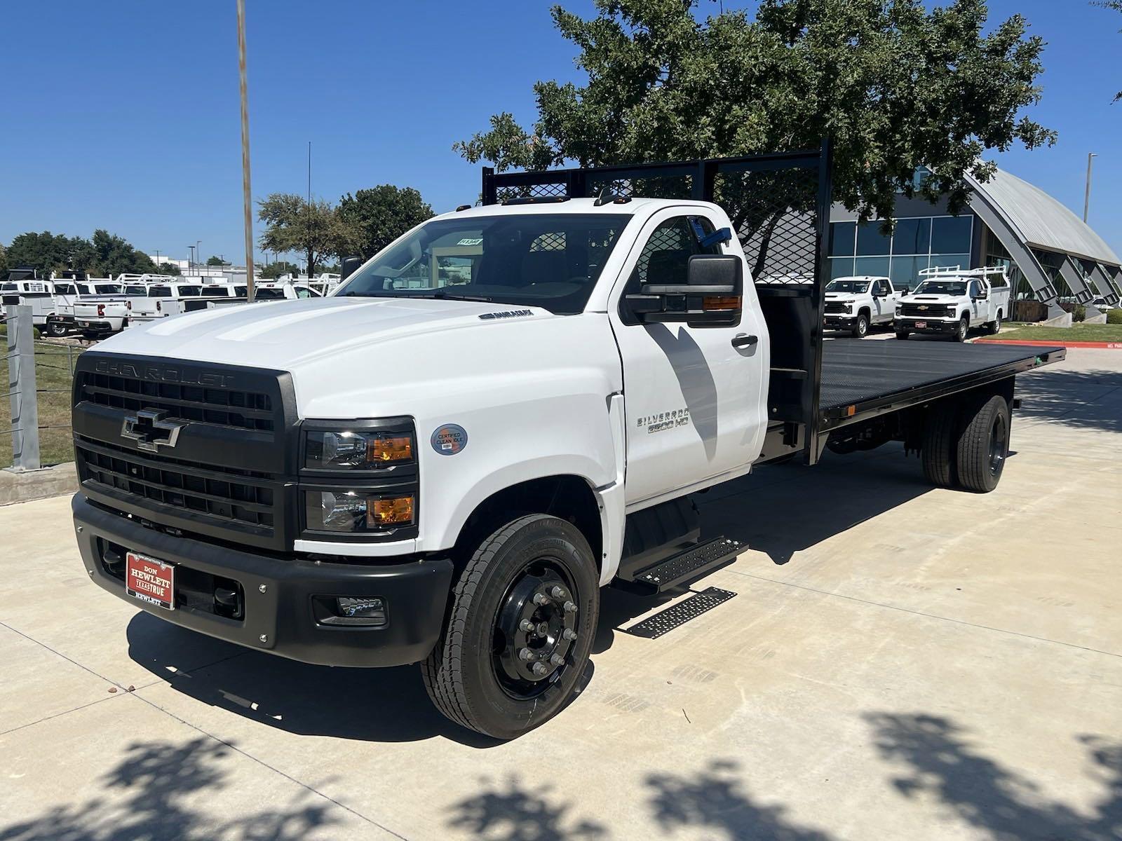 2024 Chevrolet Silverado 6500 HD Vehicle Photo in GEORGETOWN, TX 78626-7508