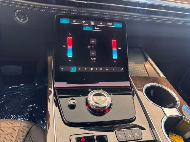 2025 Cadillac Escalade Vehicle Photo in DELRAY BEACH, FL 33483-3294