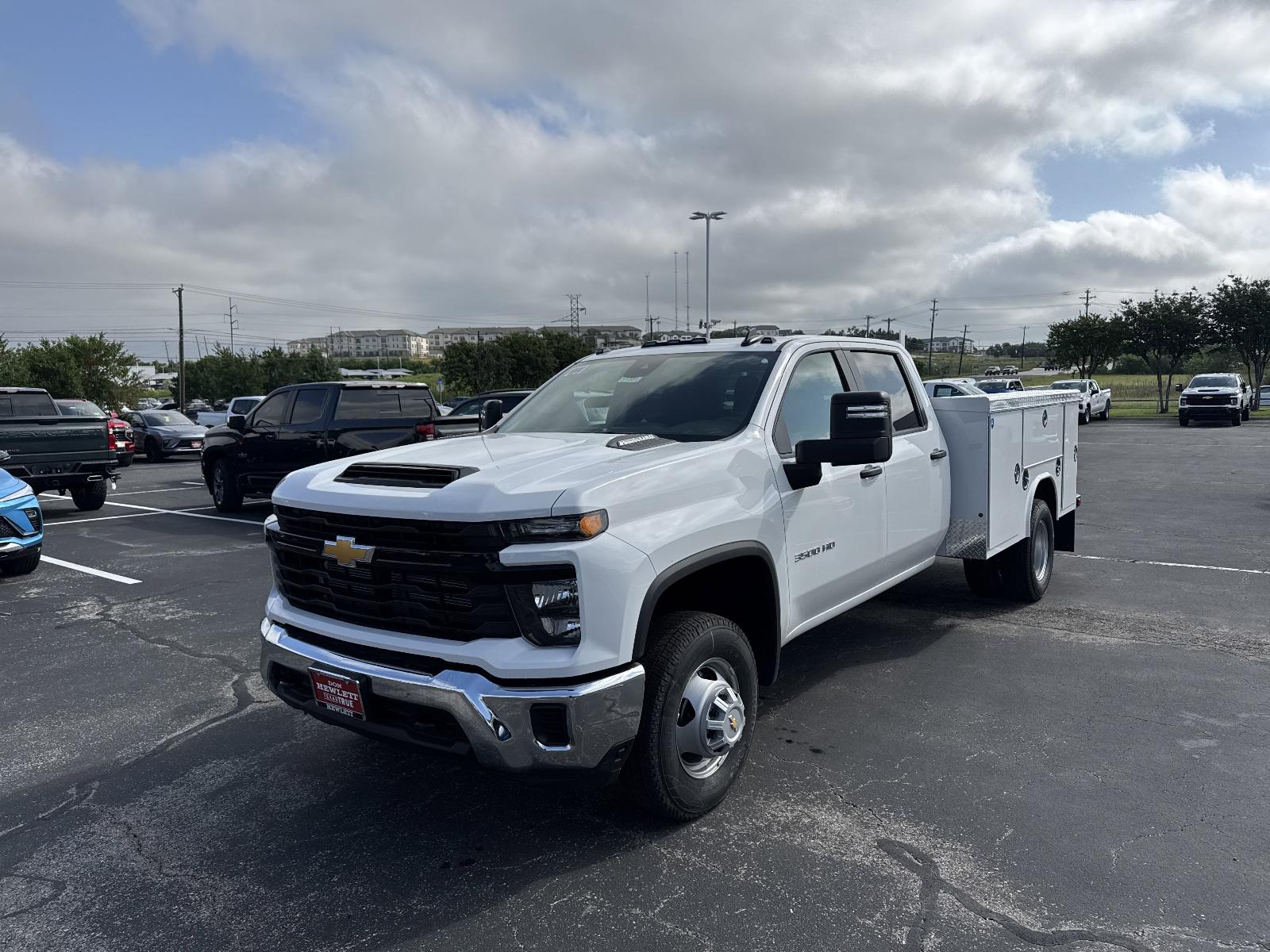 2025 Chevrolet Silverado 3500 HD Chassis Cab Vehicle Photo in GEORGETOWN, TX 78626-7508