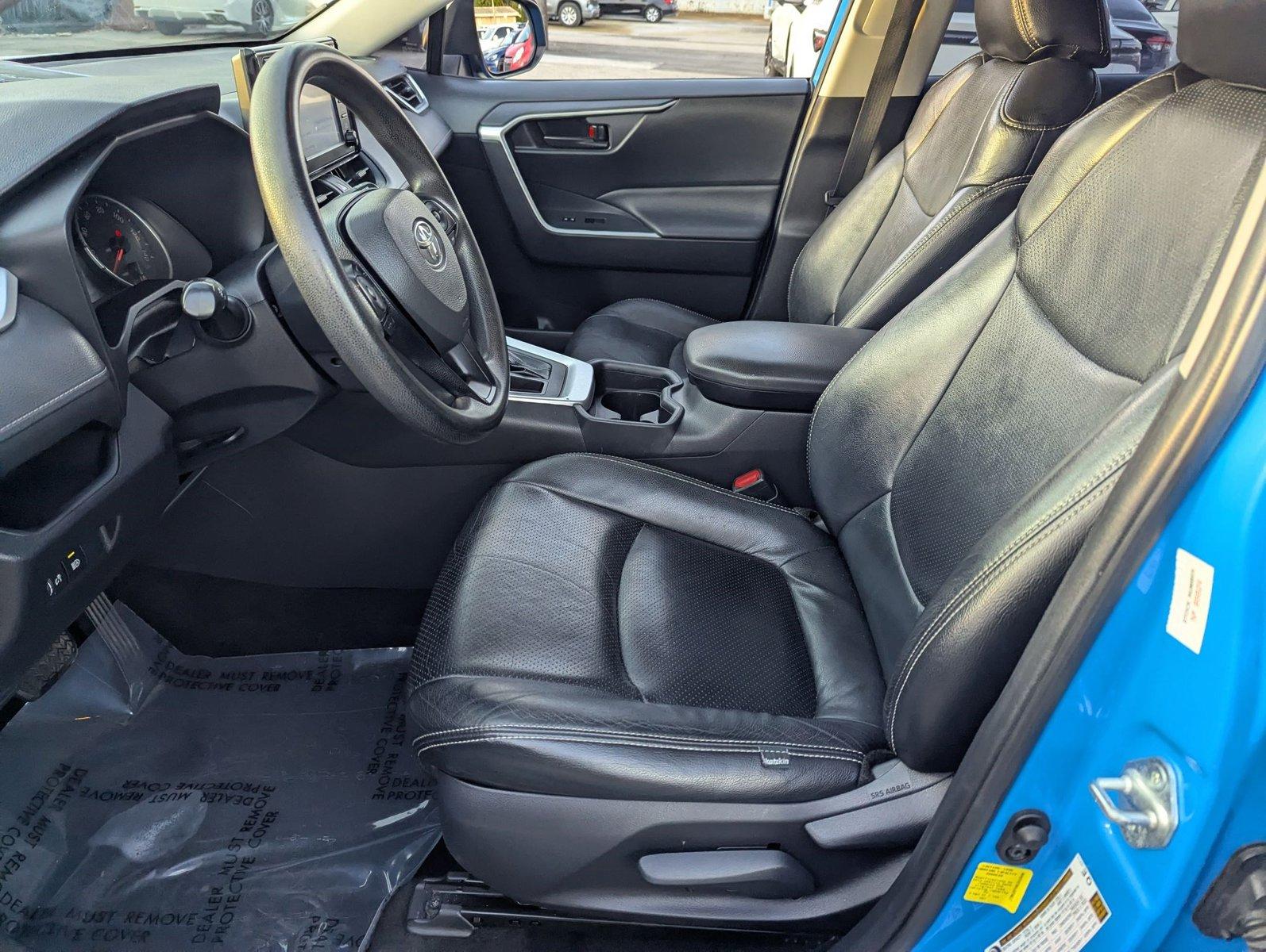 2019 Toyota RAV4 Vehicle Photo in MIAMI, FL 33134-2699