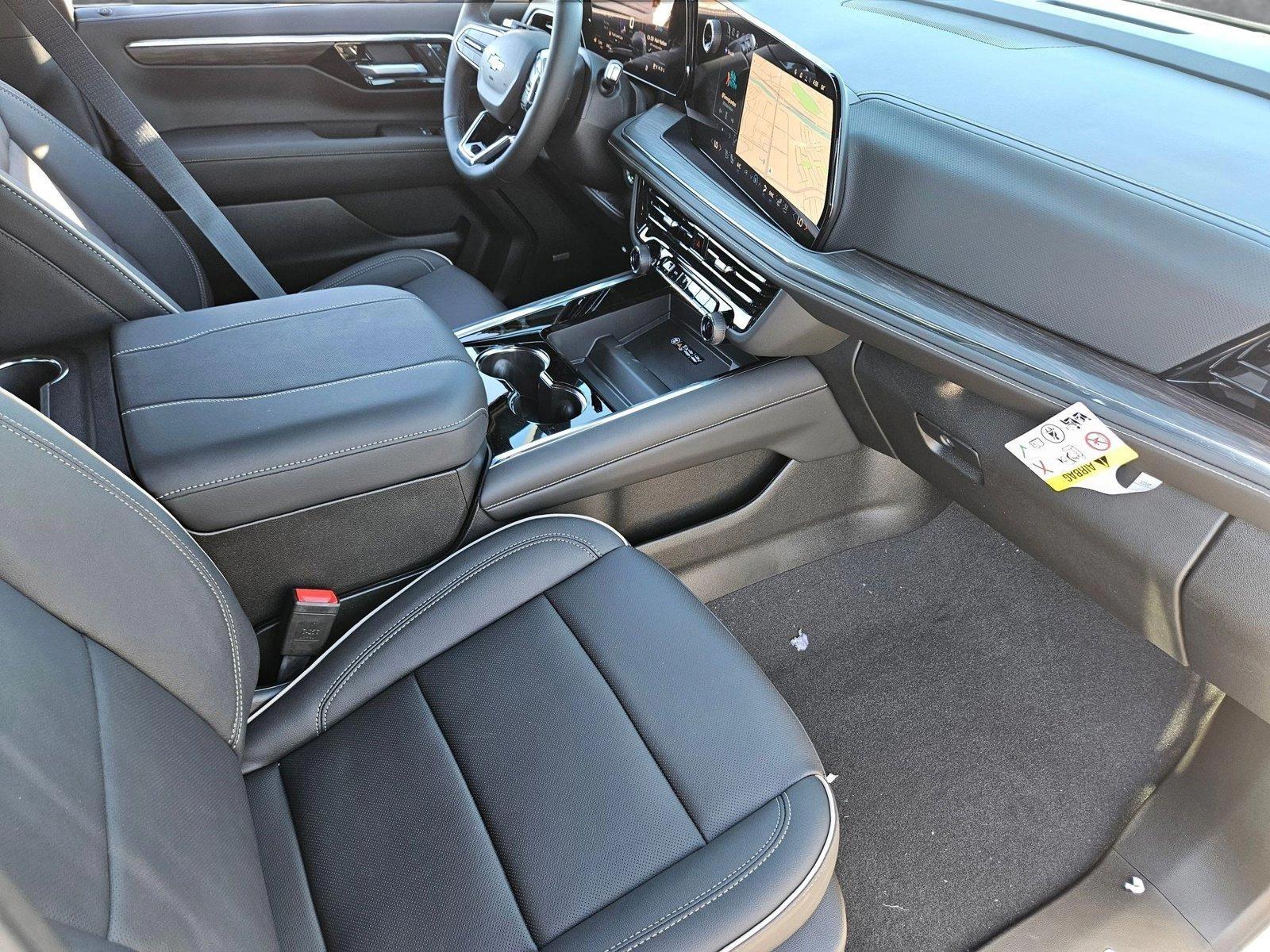 2025 Chevrolet Suburban Vehicle Photo in PEORIA, AZ 85382-3715