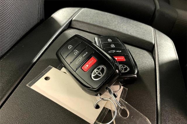 2024 Toyota Highlander Vehicle Photo in Tulsa, OK 74129