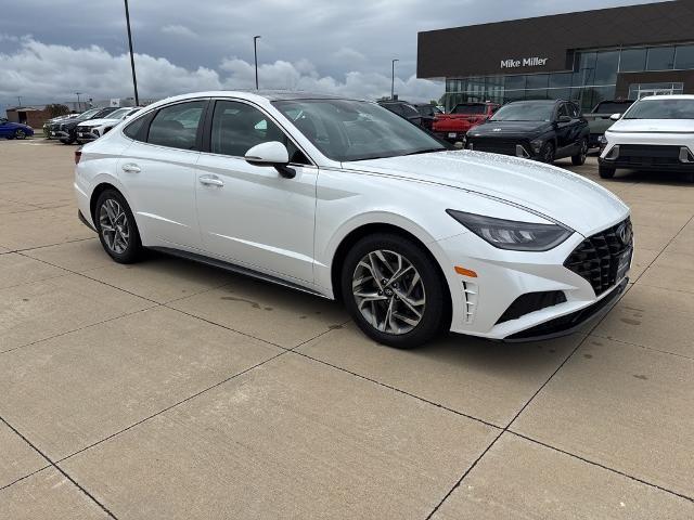 2022 Hyundai SONATA Vehicle Photo in Peoria, IL 61615