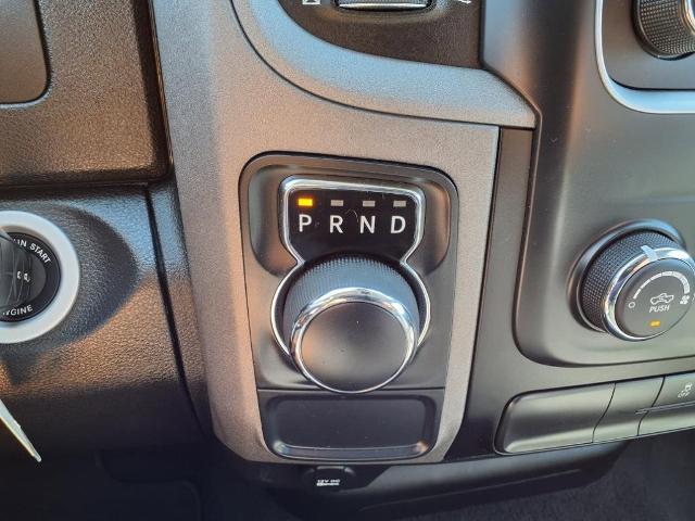 2022 Ram 1500 Classic Vehicle Photo in EMPORIA, VA 23847-1235