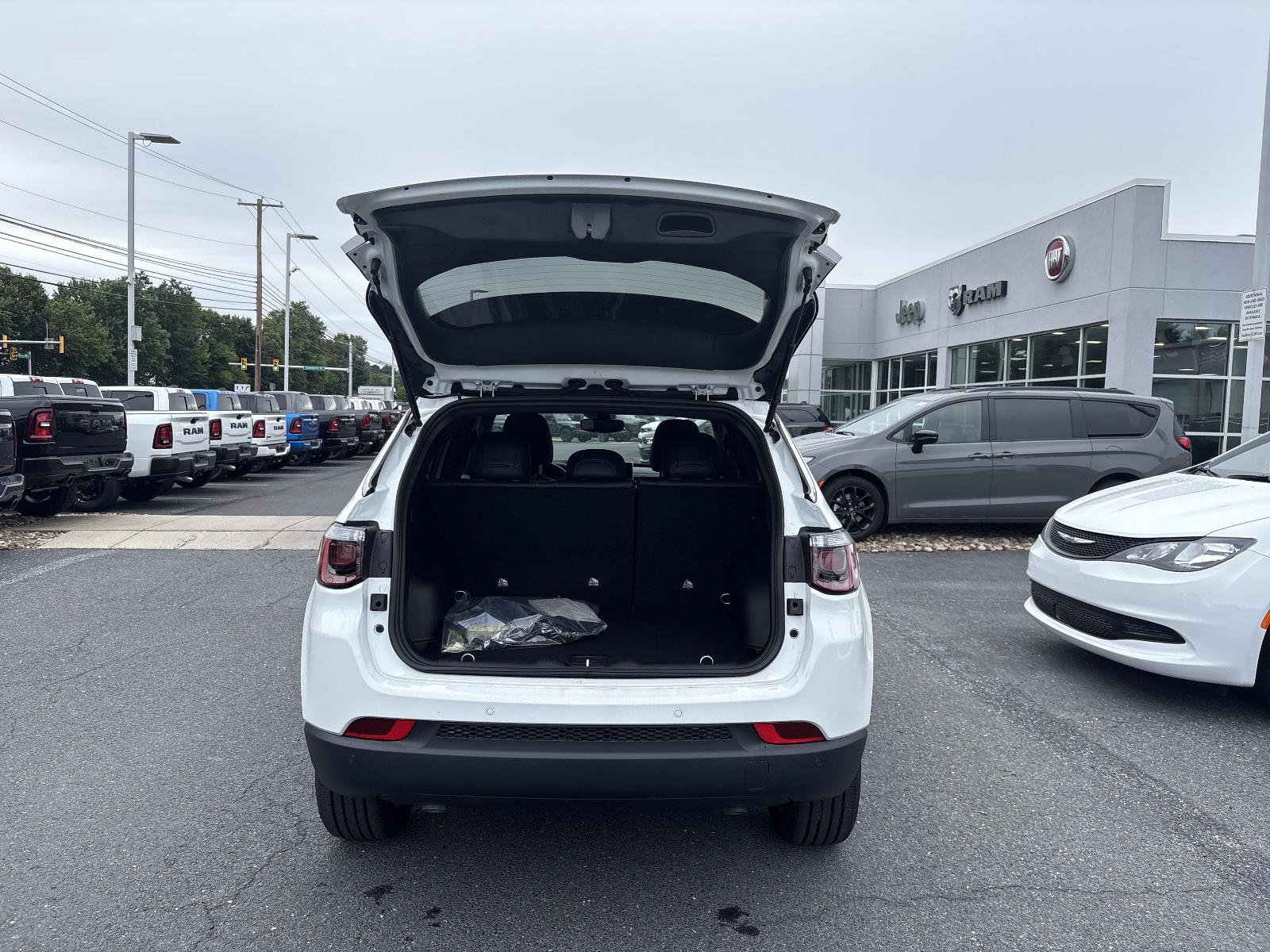 2025 Jeep Compass Vehicle Photo in Mechanicsburg, PA 17050-1707