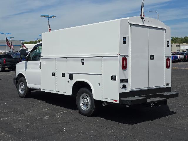 2025 Chevrolet Express Commercial Cutaway Vehicle Photo in INDEPENDENCE, MO 64055-1314
