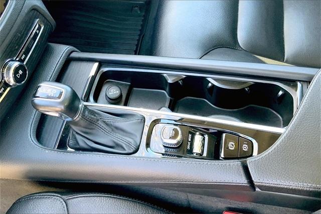 2020 Volvo XC90 Vehicle Photo in KANSAS CITY, MO 64114-4545