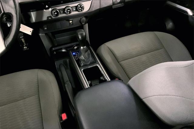 2017 Toyota Tacoma Vehicle Photo in Lees Summit, MO 64086