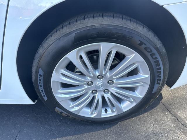 2017 Buick LaCrosse Vehicle Photo in MARION, NC 28752-6372