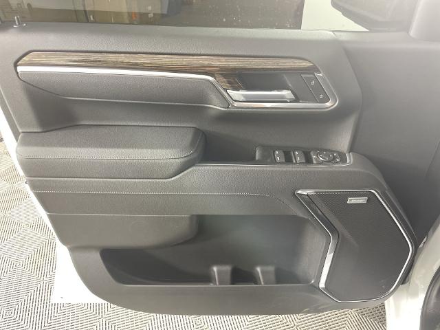 2025 GMC Sierra 1500 Vehicle Photo in GILBERT, AZ 85297-0402