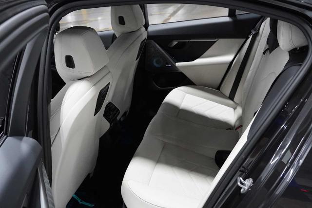 2024 BMW 530i xDrive Vehicle Photo in GRAPEVINE, TX 76051