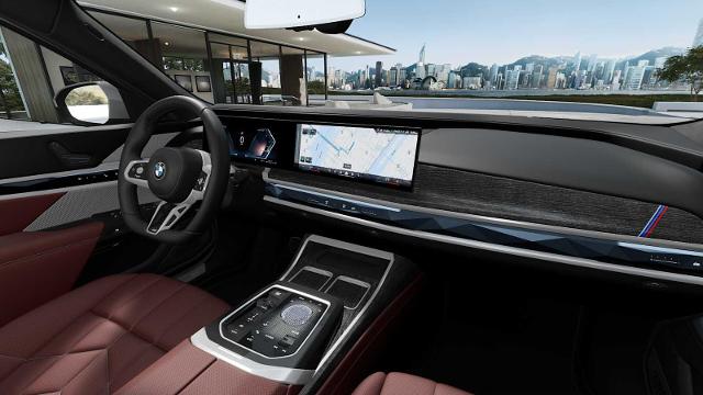 2025 BMW 740i xDrive Vehicle Photo in GRAPEVINE, TX 76051