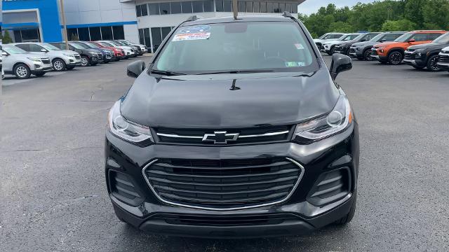 2022 Chevrolet Trax Vehicle Photo in MOON TOWNSHIP, PA 15108-2571