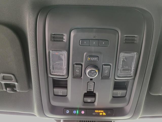 2024 Chevrolet Suburban Vehicle Photo in NEENAH, WI 54956-2243