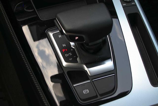 2024 Audi Q5 Vehicle Photo in SUGAR LAND, TX 77478