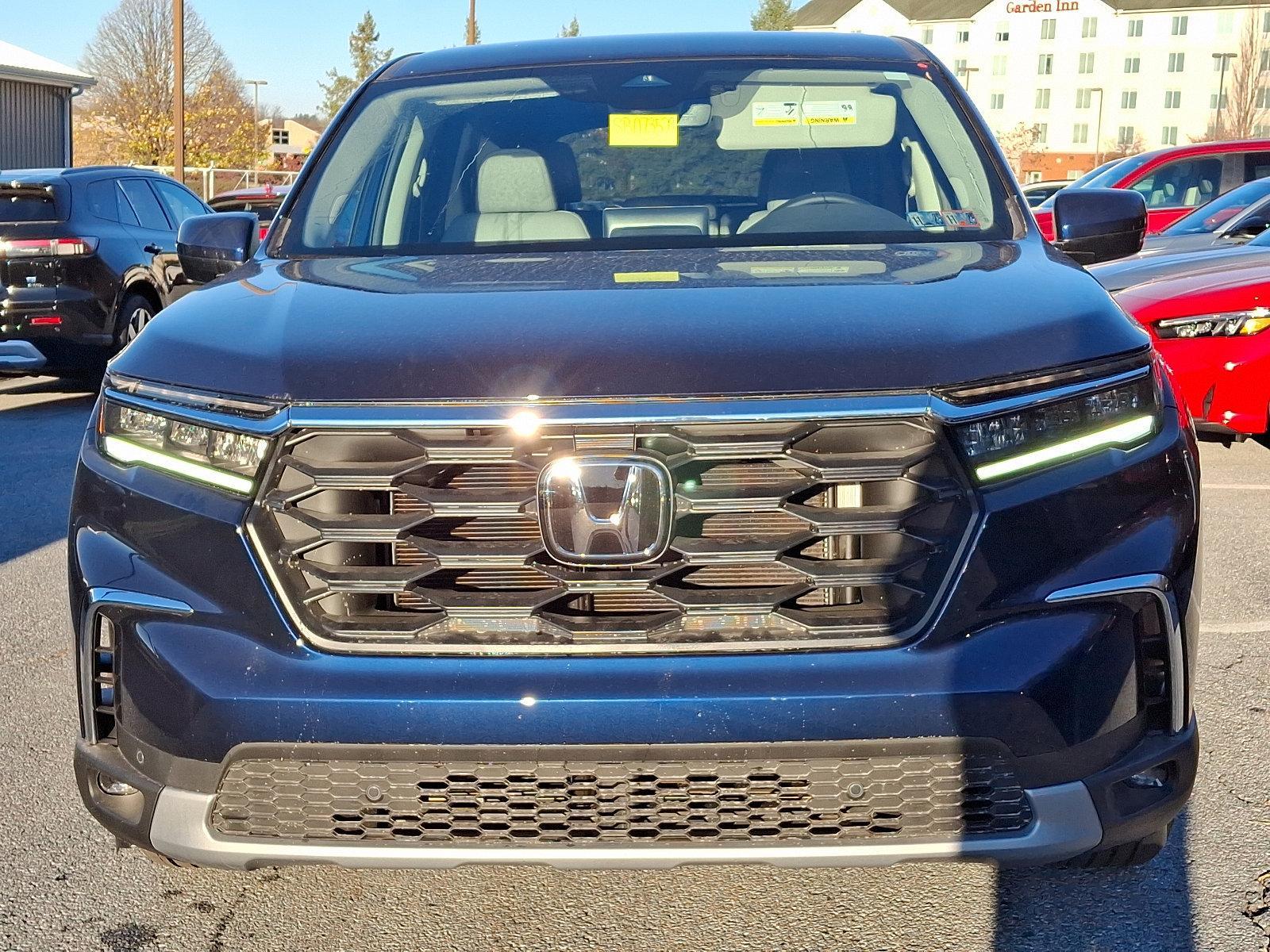 2025 Honda Pilot Vehicle Photo in Harrisburg, PA 17111