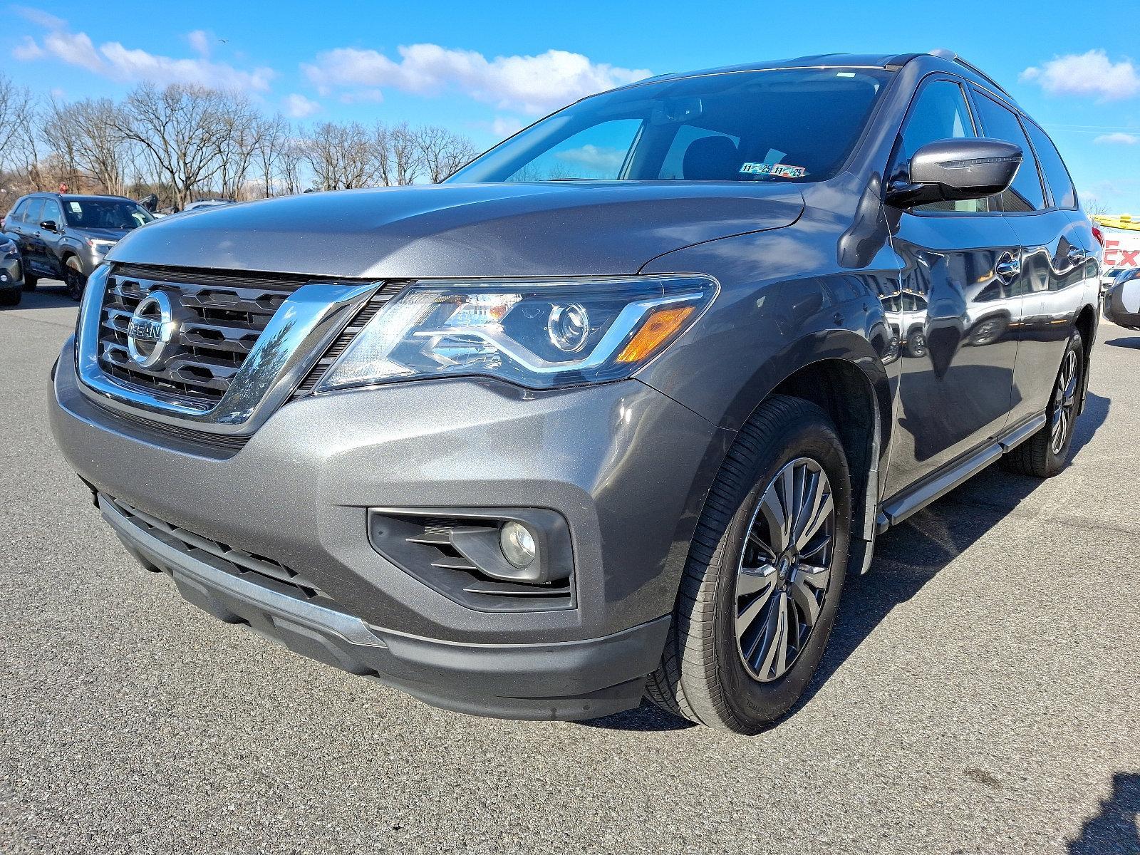 2017 Nissan Pathfinder Vehicle Photo in BETHLEHEM, PA 18017