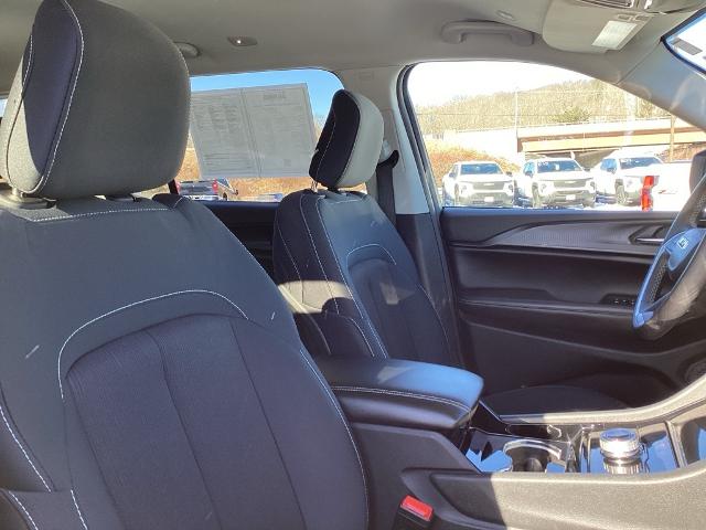 2023 Jeep Grand Cherokee L Vehicle Photo in Gardner, MA 01440