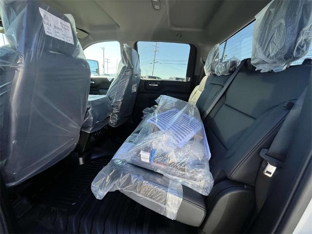 2024 Chevrolet Silverado 3500 HD Chassis Cab Vehicle Photo in ALCOA, TN 37701-3235