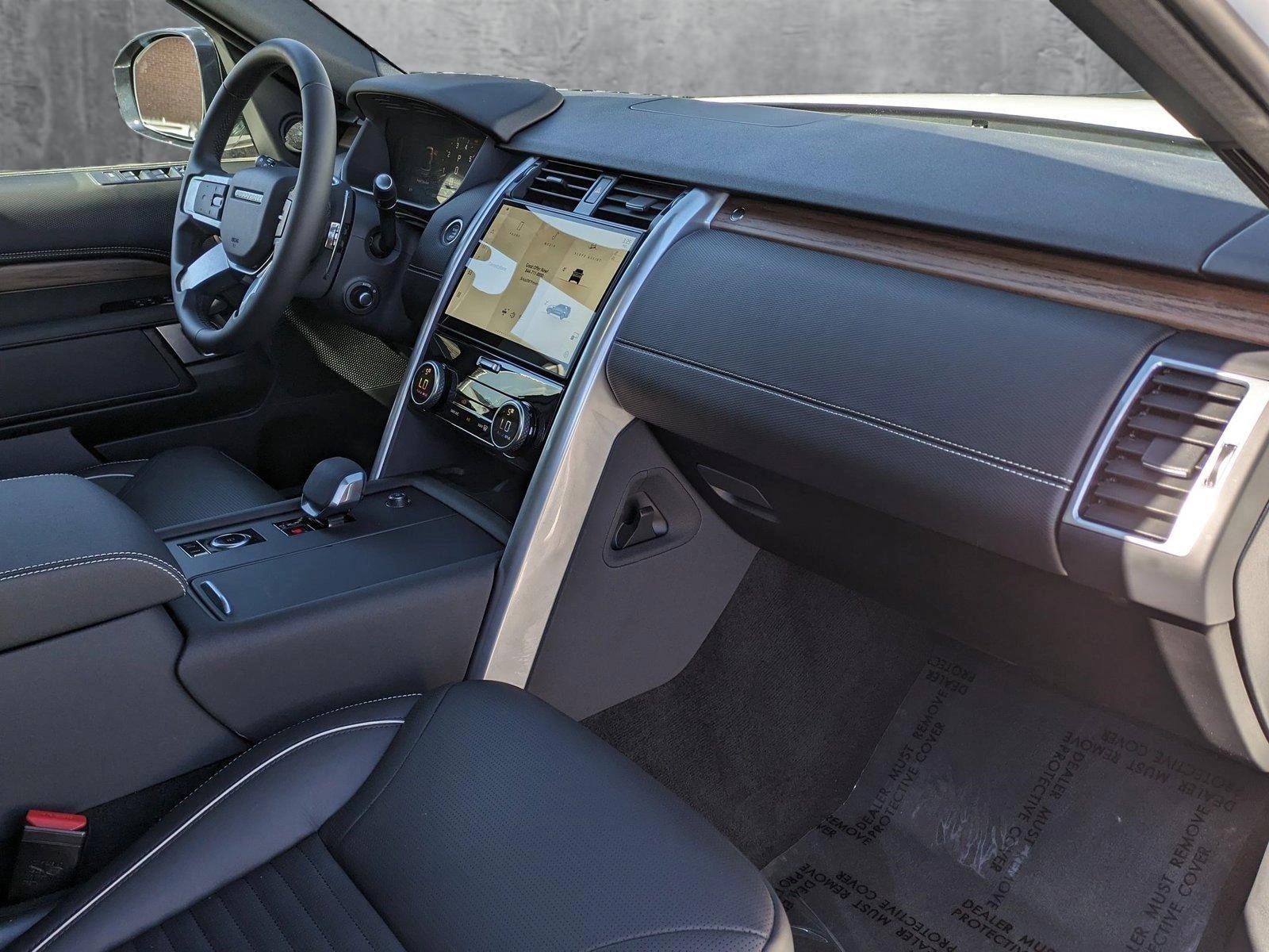 2024 Land Rover Discovery Vehicle Photo in Bethesda, MD 20852