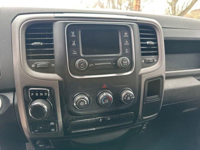 2019 Ram 1500 Classic Vehicle Photo in MEDINA, OH 44256-9631